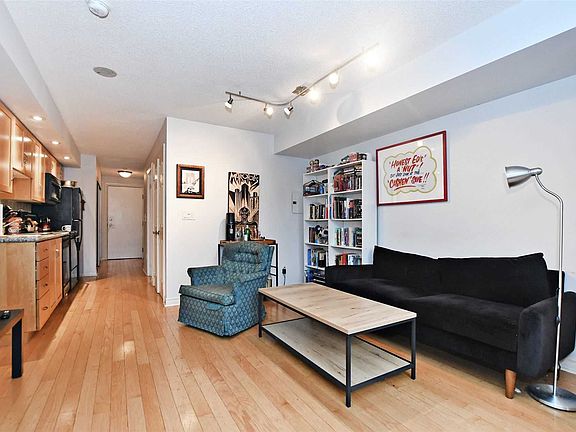 4th image of 250 Wellington St W Unit 334
