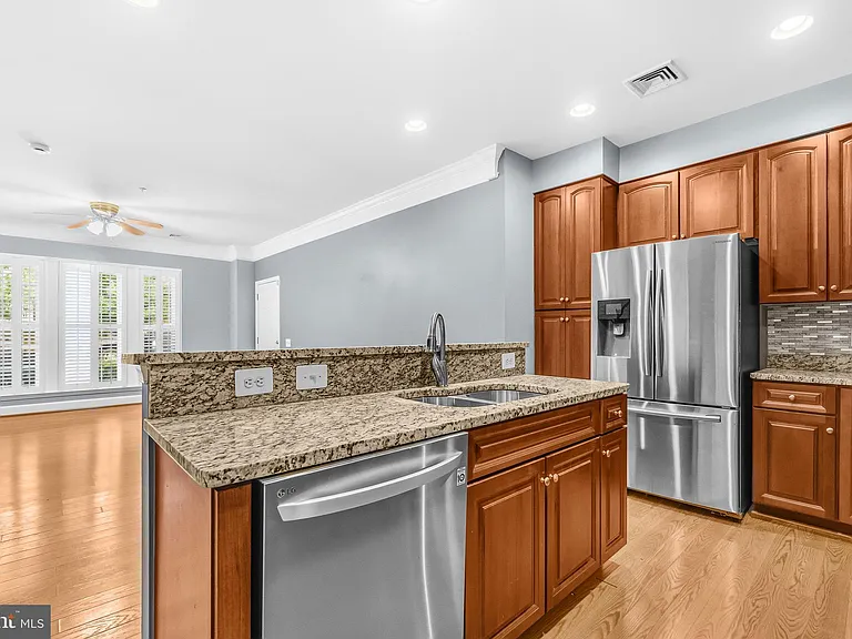 2392 Brookmoor Ln — Photo 7