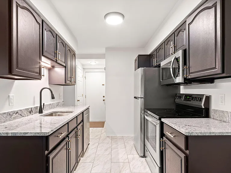 3034 Forest Creek Ct — Photo 10
