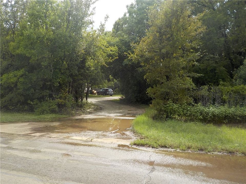 1st image of 307 N Mustang Ave