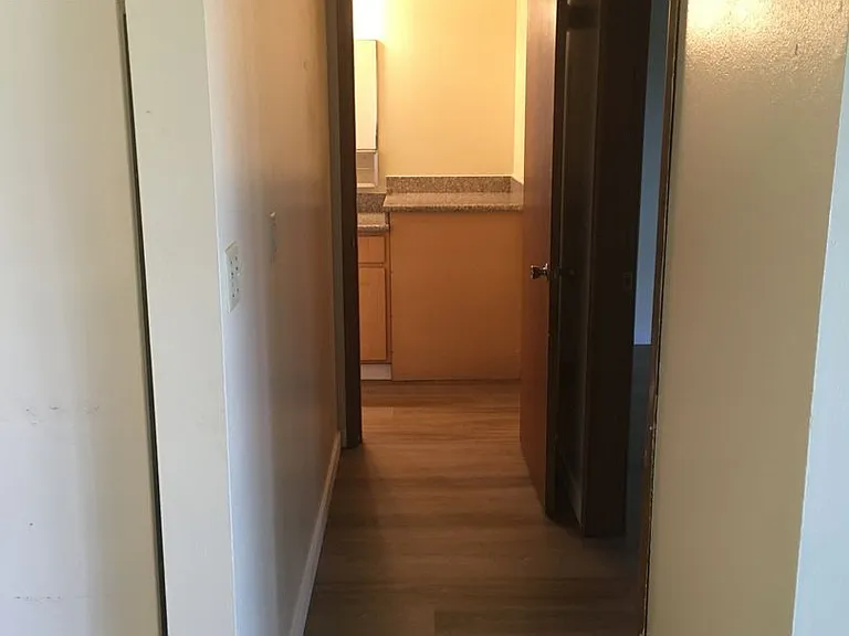 1725 SW Barton St — Photo 5