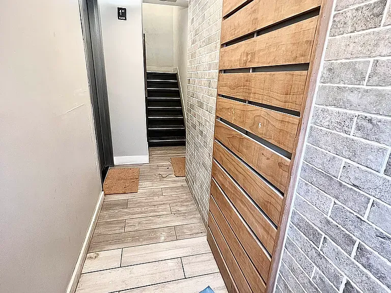 38 Catherine St #1R — Photo 6
