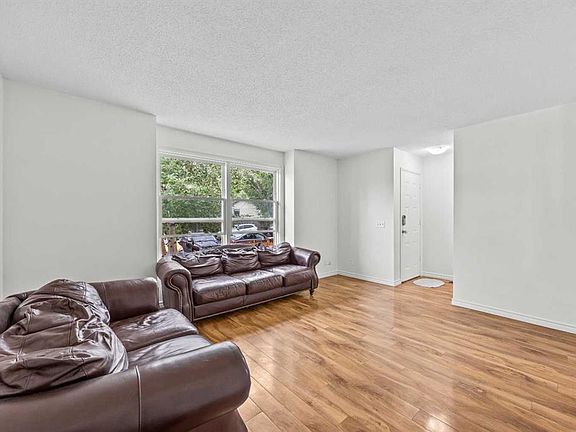 4th image of 28 W Erin Croft Pl SE