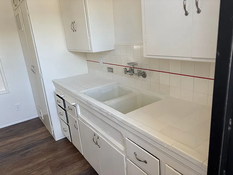 3475 Carmona Ave — Photo 13