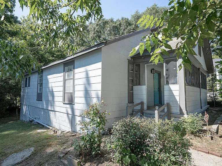 184 Dahlia Ave NW — Photo 4