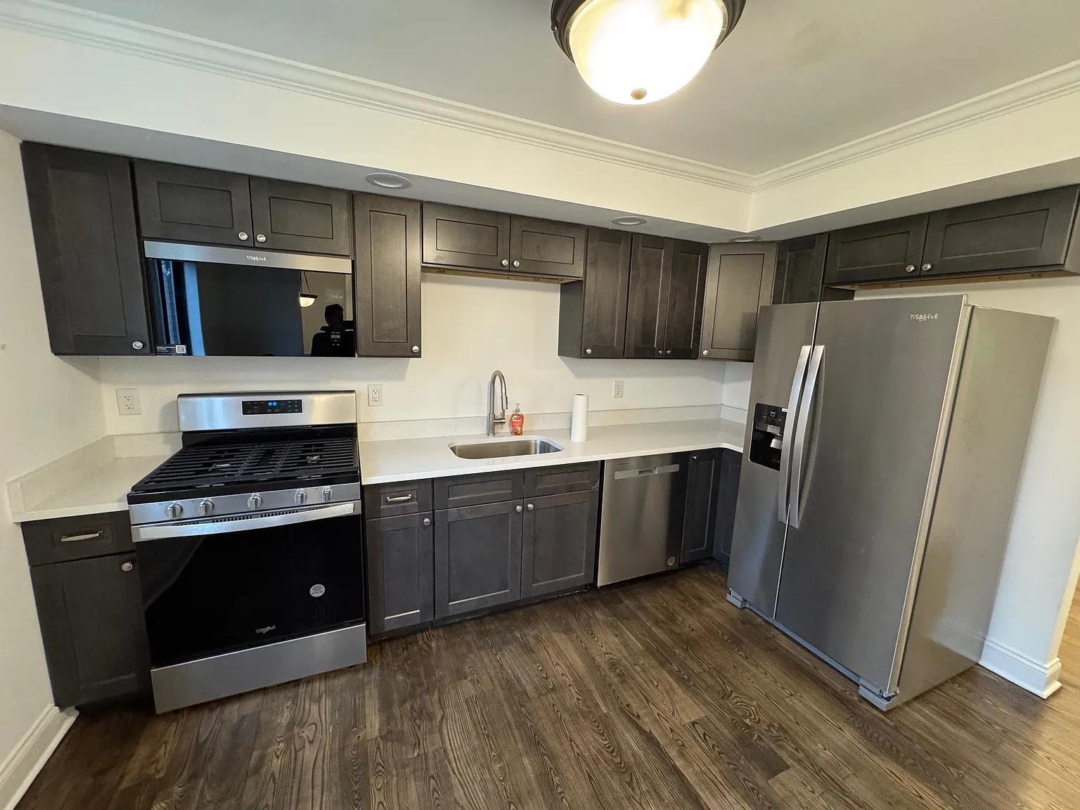2 bed, 1290 sqft, $3,200 — Photo 2