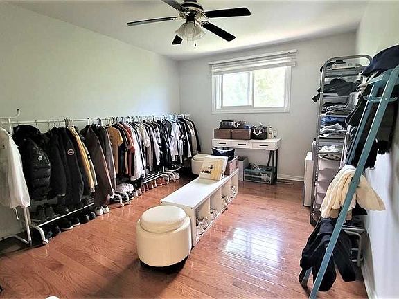 3rd image of 51 Bremen Ln