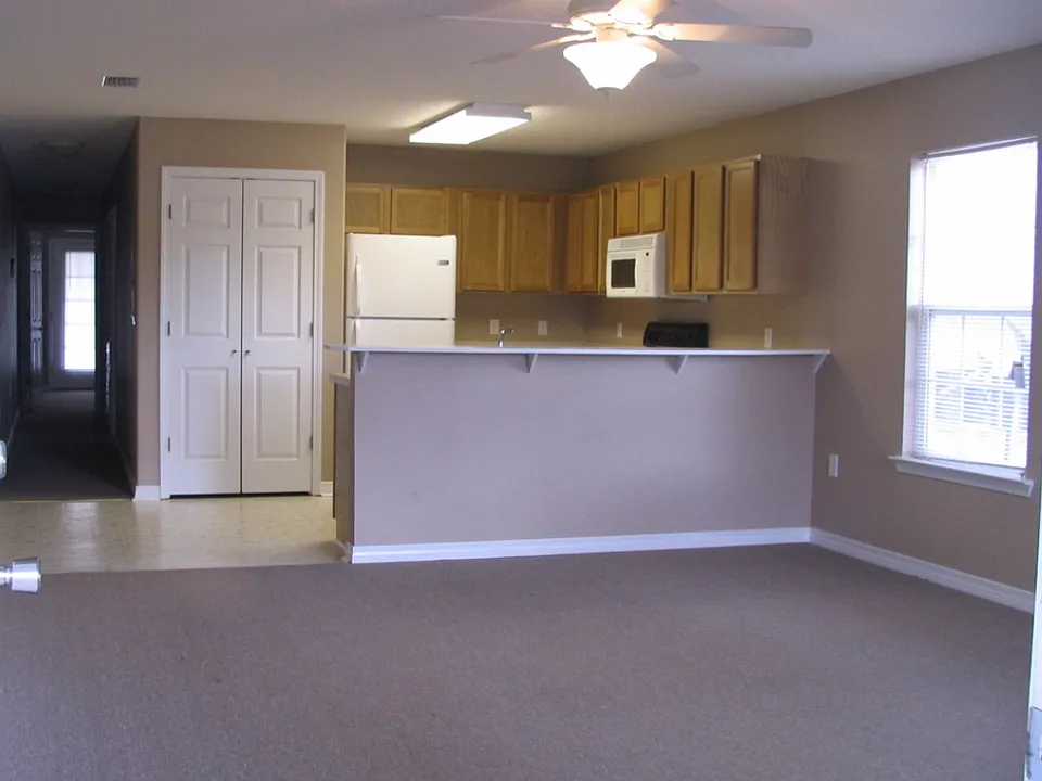 242 Wilson Ave #B1