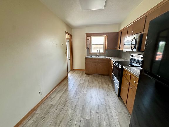 4th image of 2035 E 20th St #2035