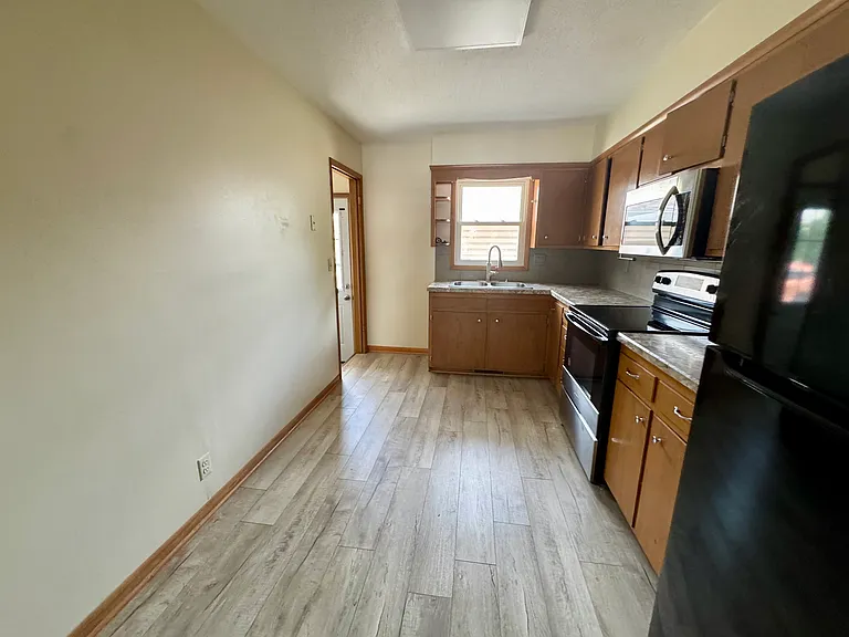 2035 E 20th St #2035 — Photo 4