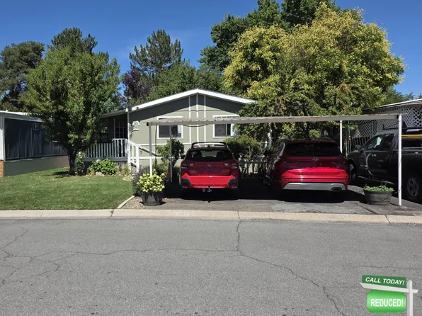 207 Luxury Ln, Reno, NV 89502