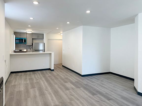 3rd image of 5837 Virginia Ave APT 107
