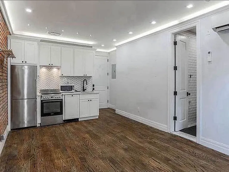 43 Columbia Pl #1I — Photo 1