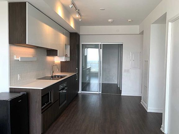 4th image of 5 Buttermill Ave #4605