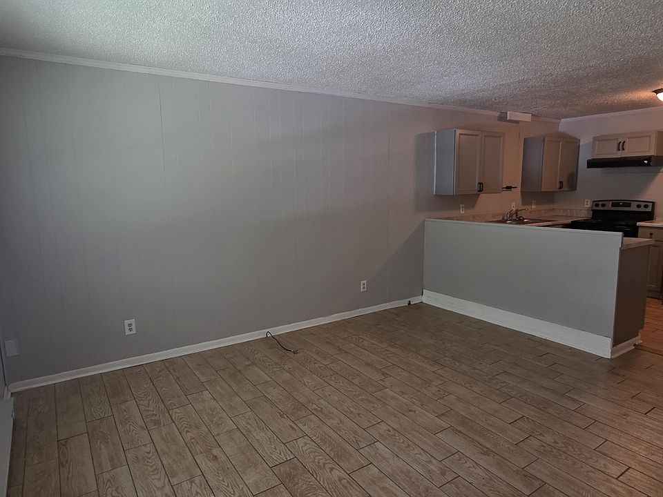 1st image of 1015 Sloan St