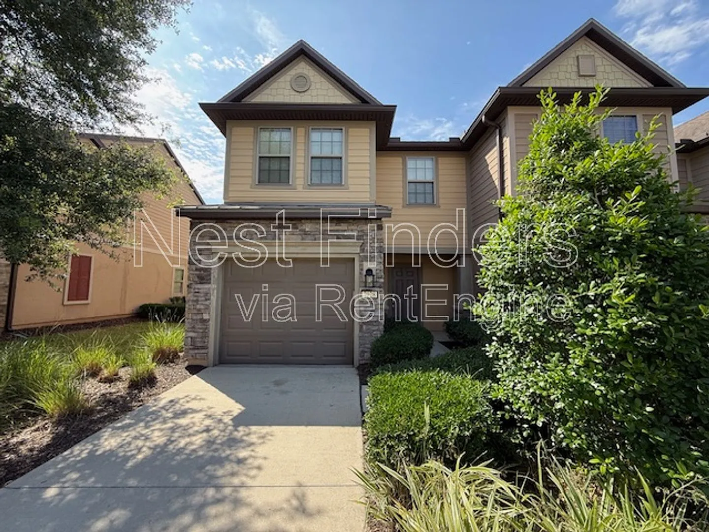 3 bed, 2.5 bath, 1440 sqft, $2,100 — Photo 1