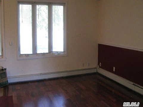 4th image of 35 Cheryl Dr