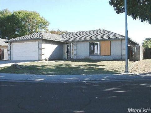 2nd image of 720 Newhall Ct