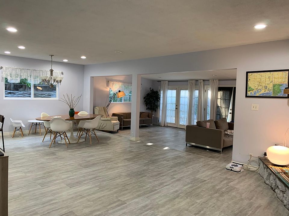 living/ dining space
