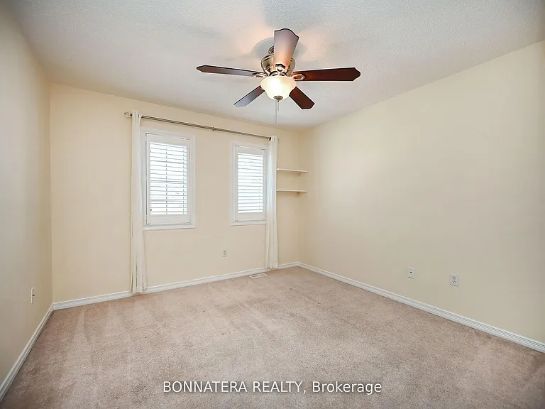 409 Hobbs Cres — Photo 26