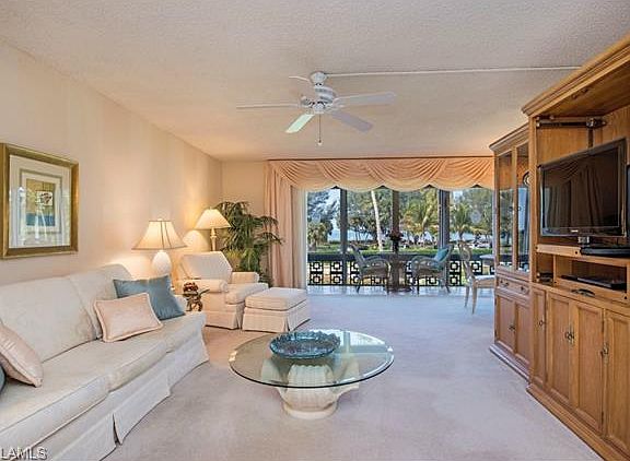3rd image of 2082 Gulf Shore Blvd N