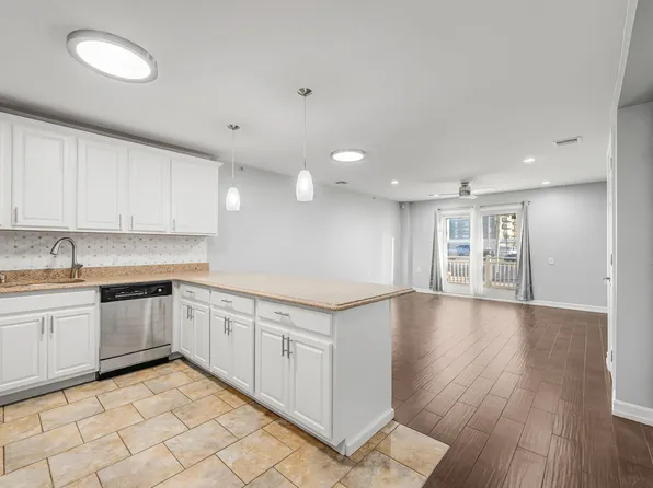 102-20 Rockaway Beach Avenue image 2 of 19