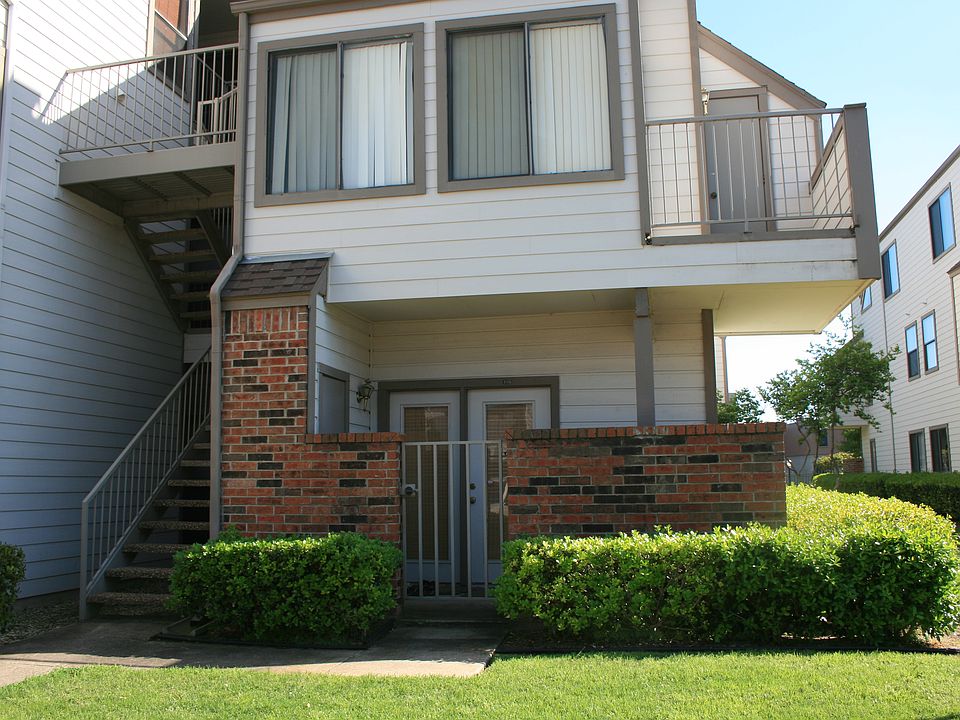 1st image of 3121 Sondra Dr APT E106