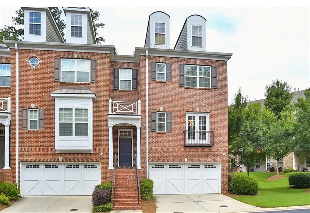 4 bed, 3.5 bath, 2800 sqft, $3,100 — Photo 1