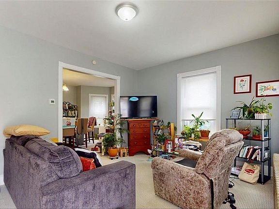 4th image of 222 E Washington Ave
