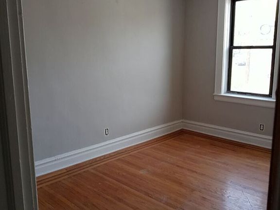 4th image of 106 Lincoln Pl #780