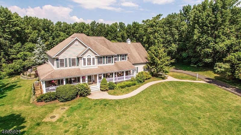 1st image of 22 Tallyho Ln