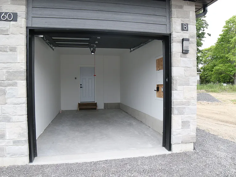 160B Sienna Ave — Photo 3
