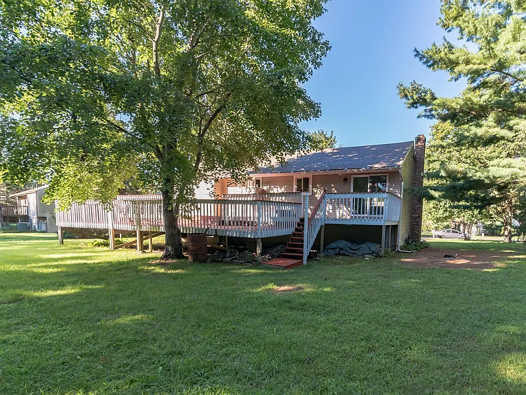 261 Skyline Dr — Photo 35