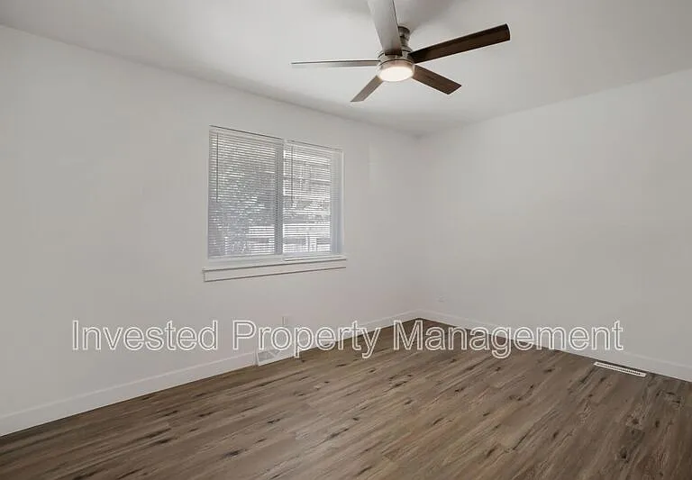 6473 Newcombe Ct — Photo 15