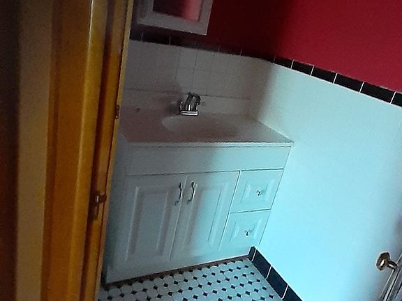 5th image of 527 N Market St #2