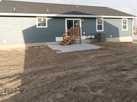 4th image of 536 Schmidt Cir
