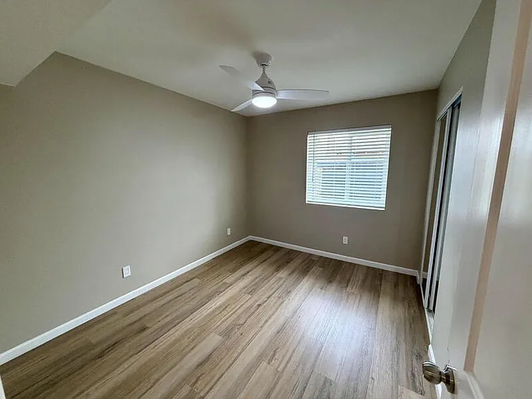 2029 W Adams St — Photo 6
