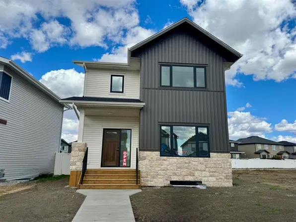 36 SW Memorial Pkwy, Rural Red Deer County, AB T4E 3B7