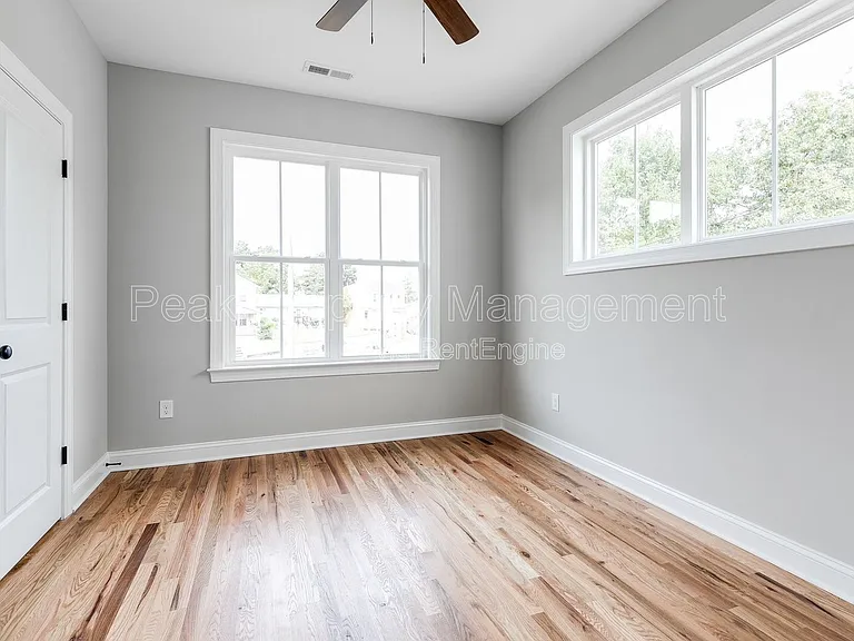 3204 Delaware Ave — Photo 15