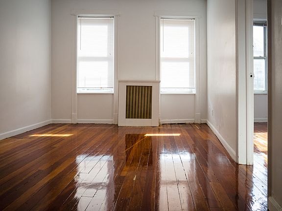 3rd image of 92-09 Jamaica Ave #2