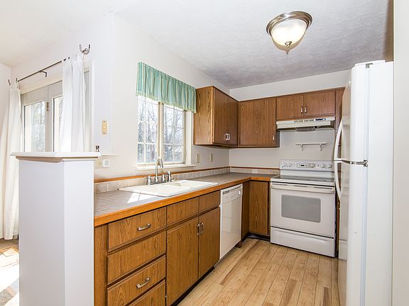 2nd image of 1753 Park North Ln