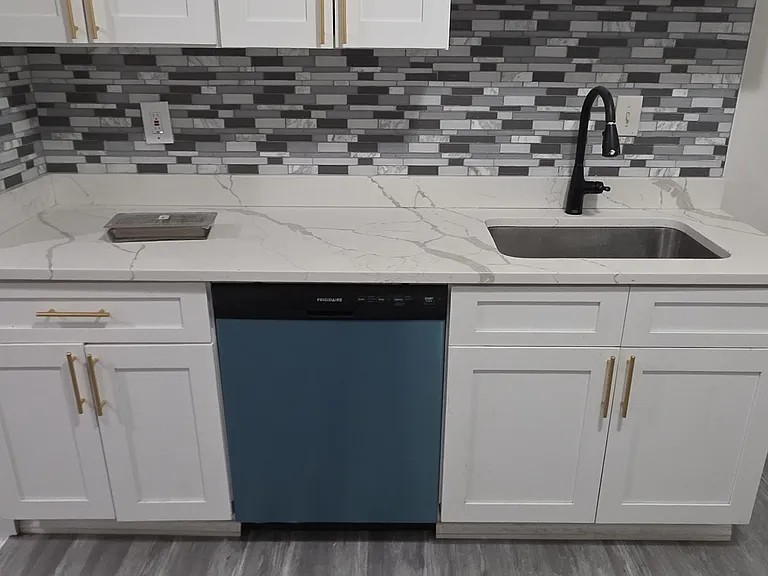 2723 W Lafayette Ave — Photo 4