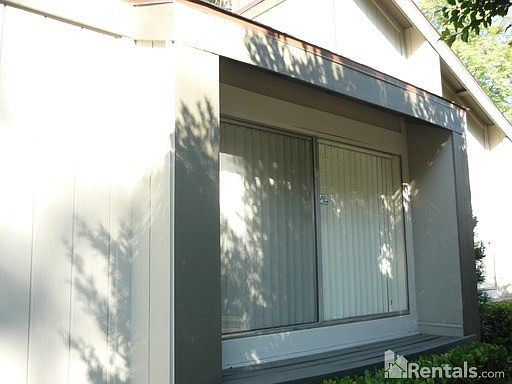 3rd image of 10856 Tierrasanta Blvd