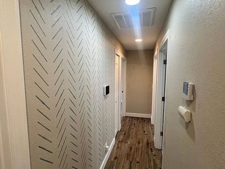 804 N Oak St — Photo 16