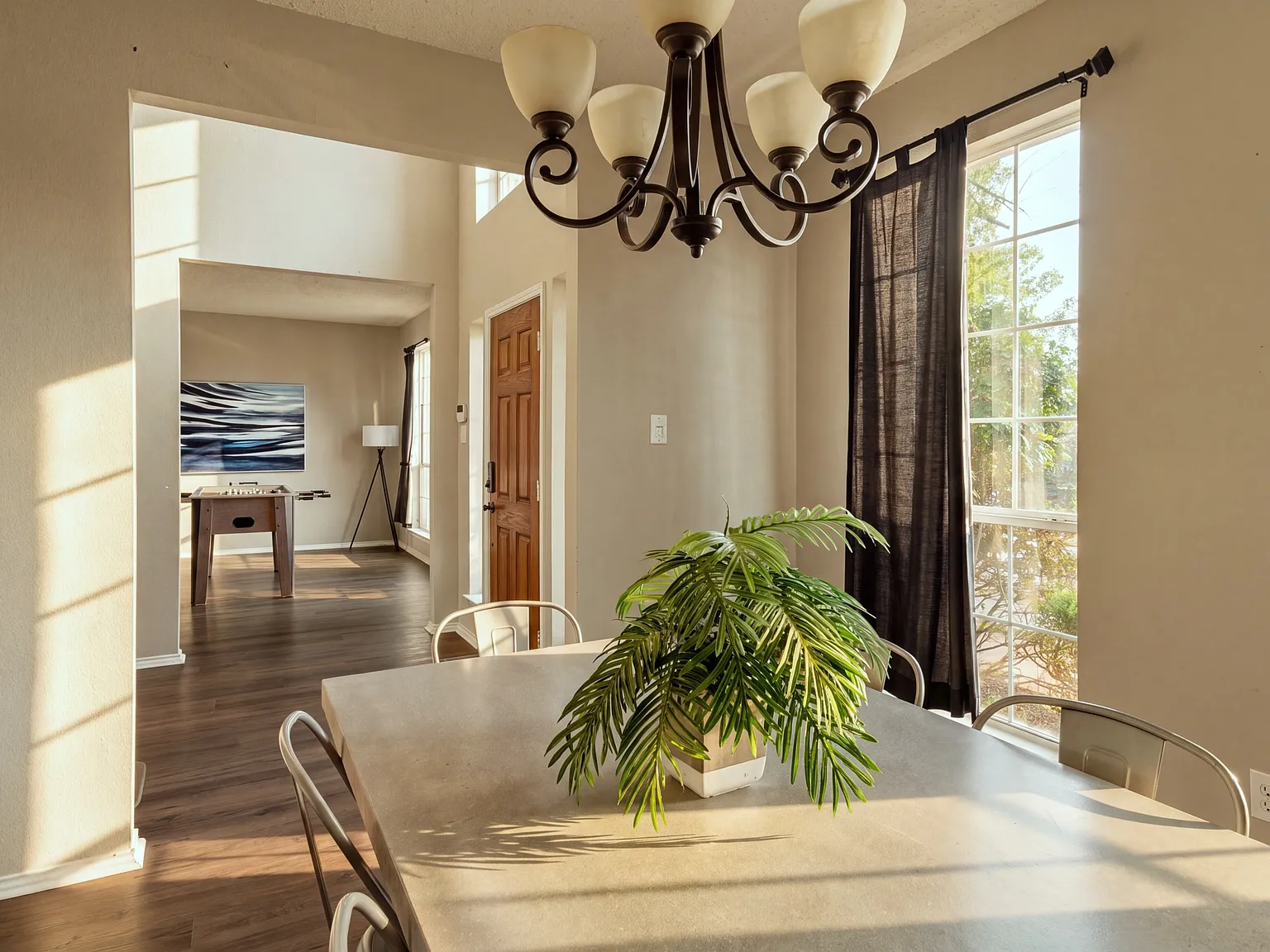4 bed, 2.5 bath, 2479 sqft, $3,400 — Photo 2
