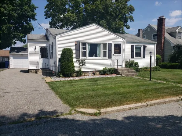 5 Cass St, Lincoln, RI 02865