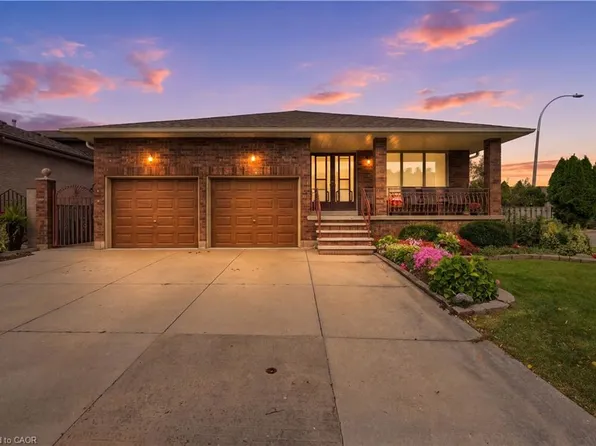 7 Vinehill Dr, Hamilton, ON L8G 4Z1