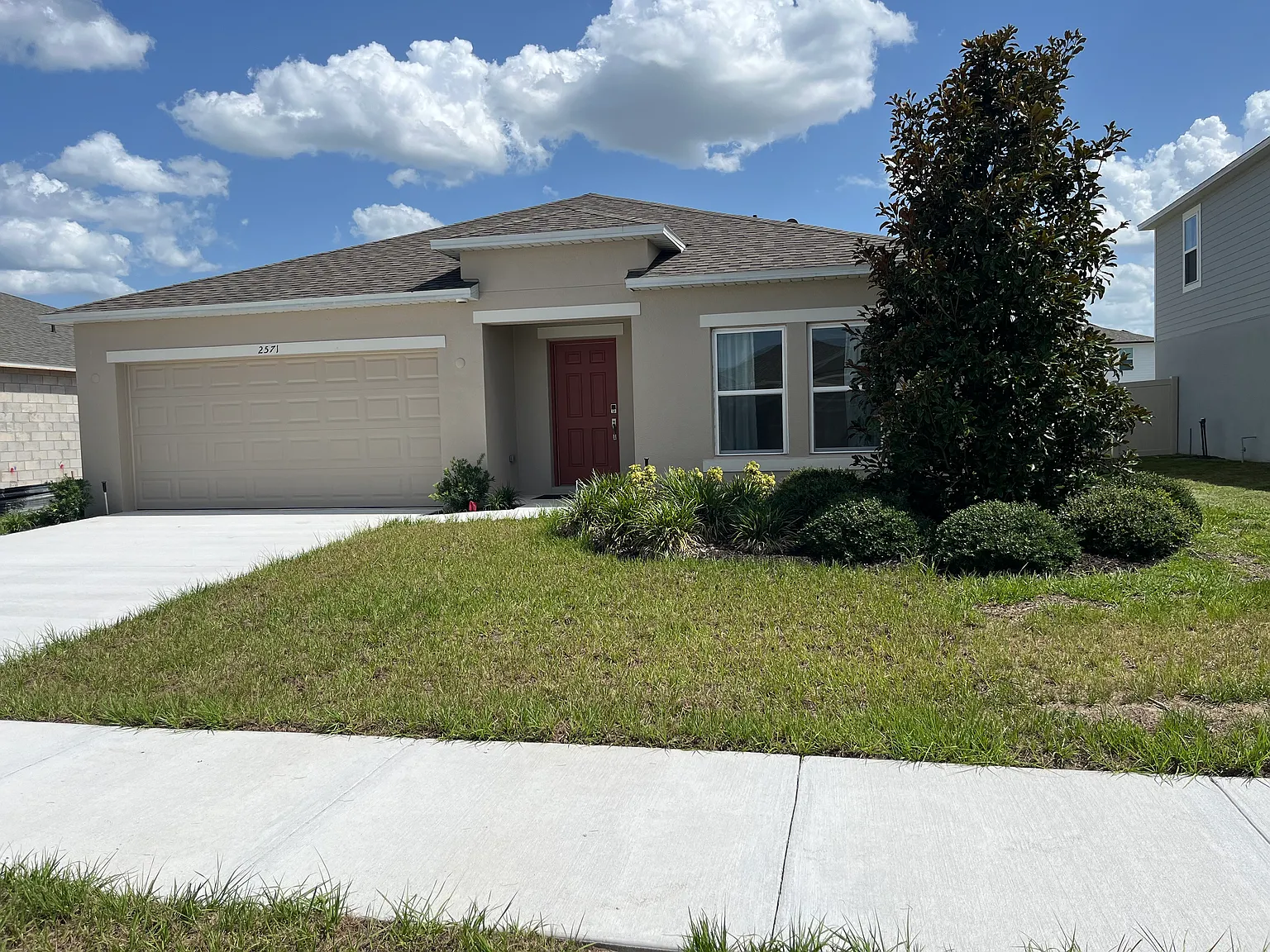 4 bed, 1974 sqft, $2,395 — Photo 2