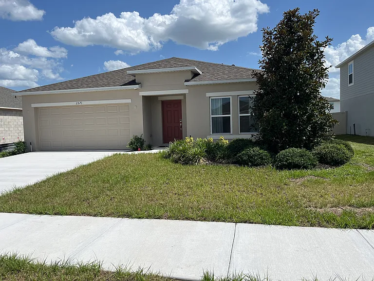 2571 Driftwood St — Photo 2