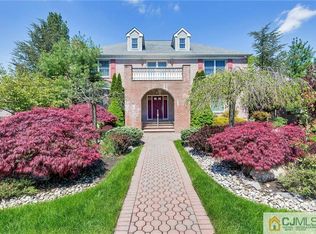 6 Pavlocak Ct, Edison, NJ 08820